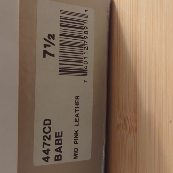 Charles David Light Pink Strappy Leather Heels - Picture 2 of 7